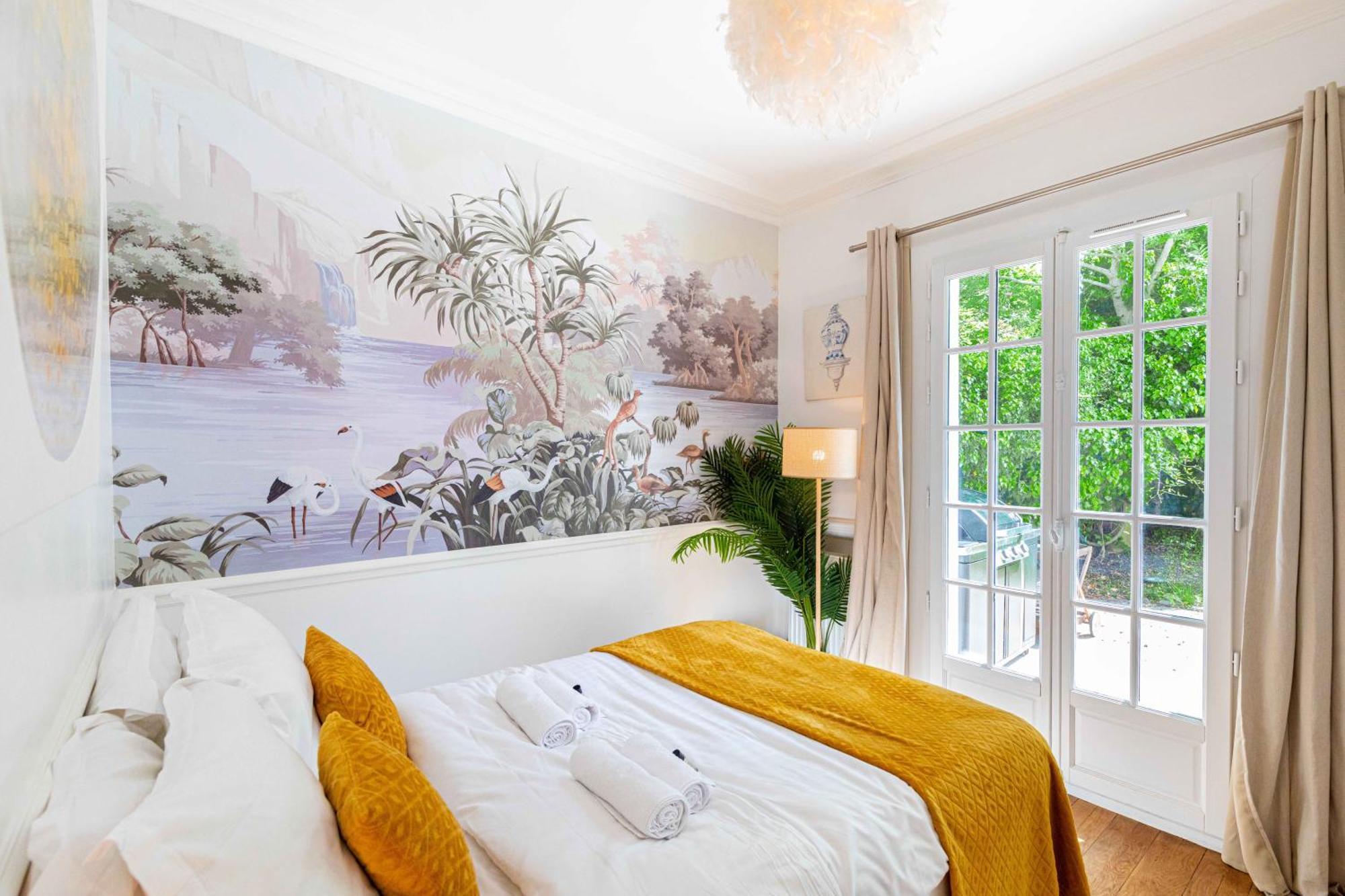 Grand & Classy Apartment With Private Garden, Villa Des Ammonites Мьодон Екстериор снимка