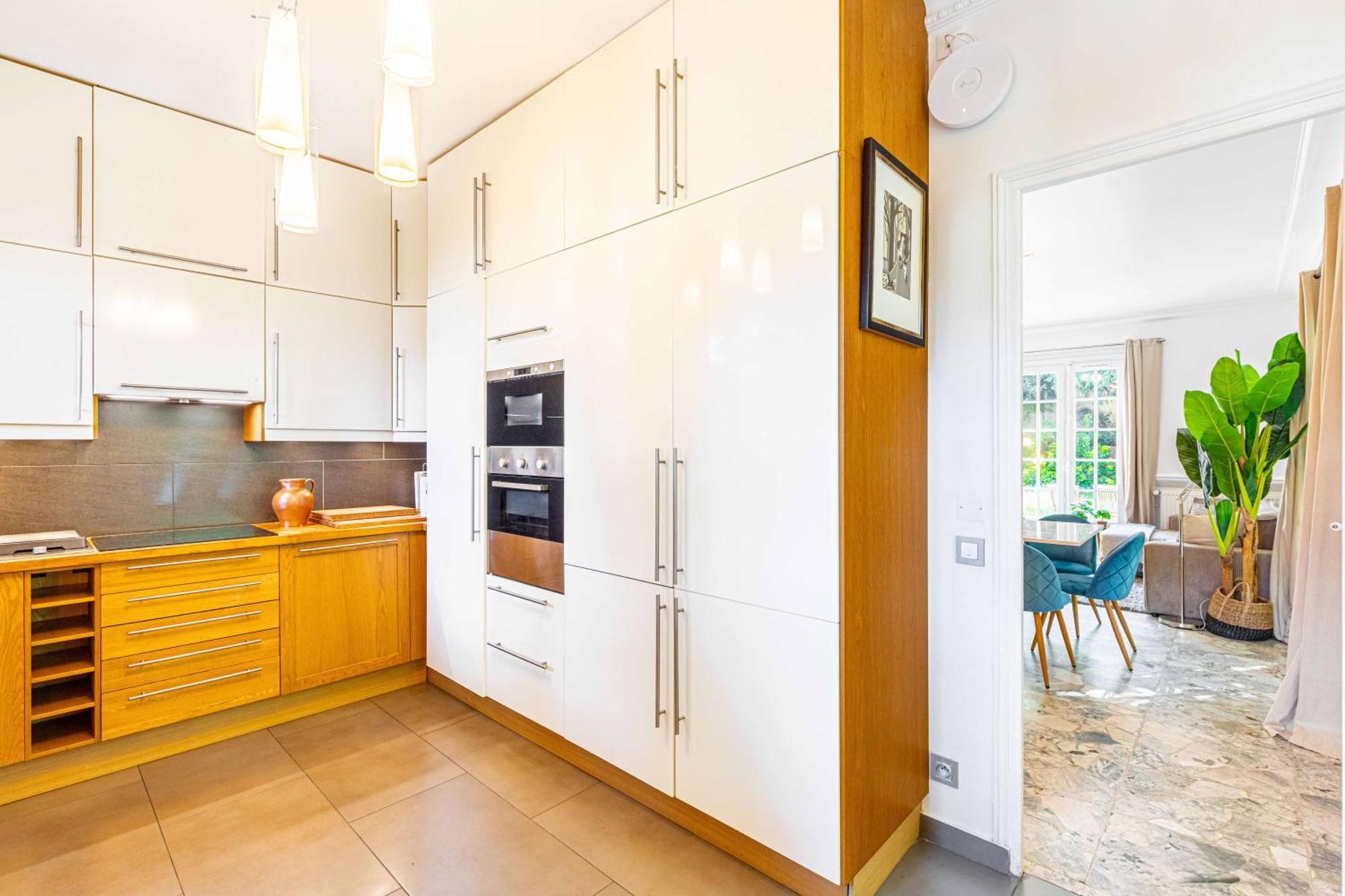Grand & Classy Apartment With Private Garden, Villa Des Ammonites Мьодон Екстериор снимка